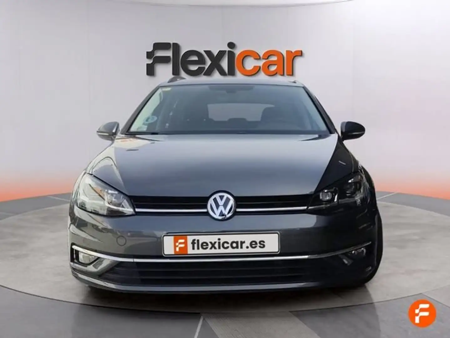 Volkswagen Golf Variant 1.0 TSI Advance DSG7 85kW Gris - 2