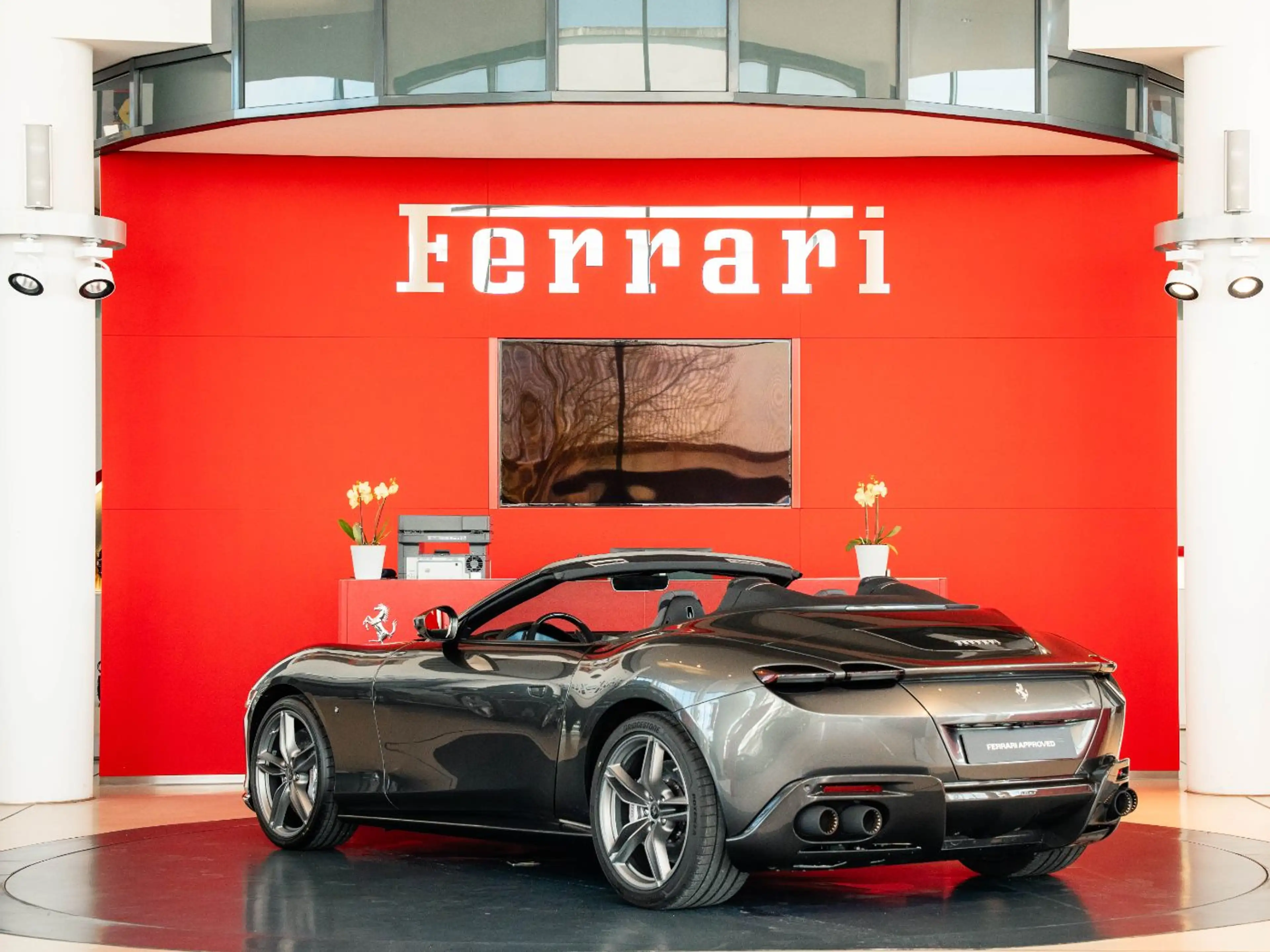 Ferrari Roma Spider Neuwertig*Carbon*LEDs*Alcantara* — photo 5