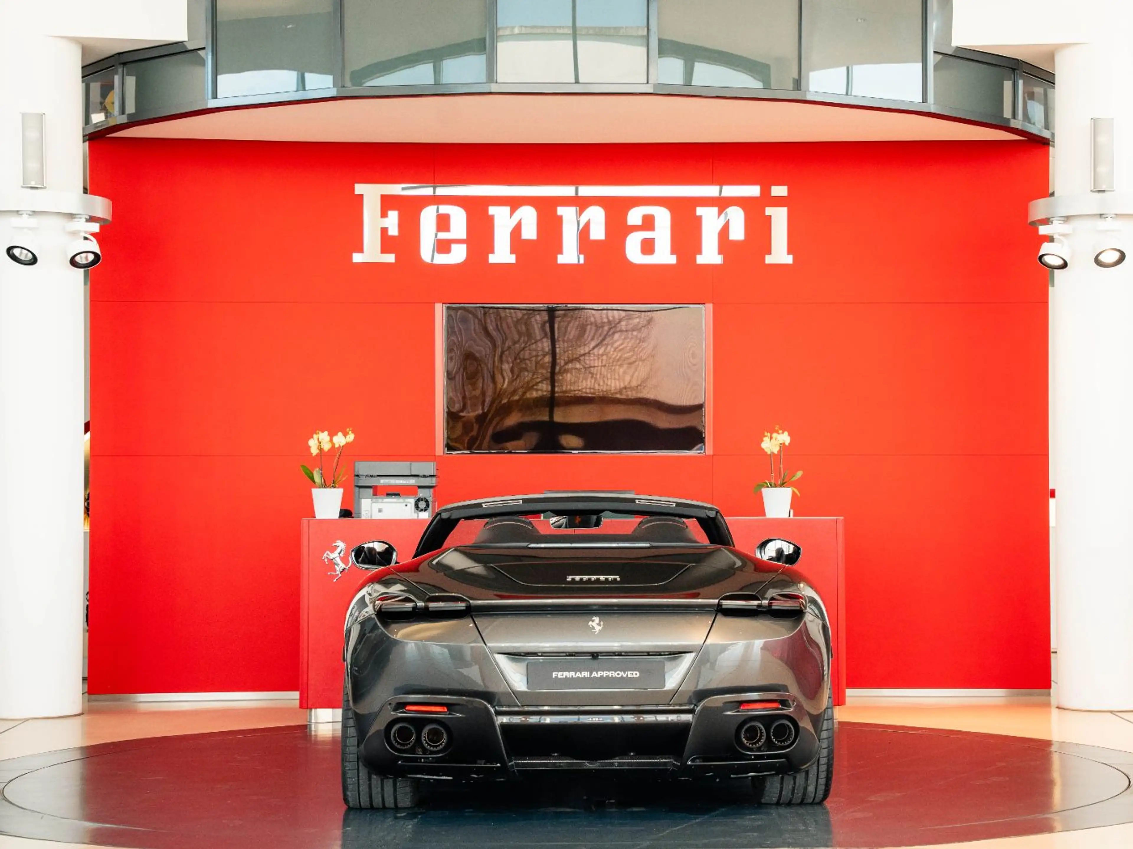 Ferrari Roma Spider Neuwertig*Carbon*LEDs*Alcantara* — photo 6