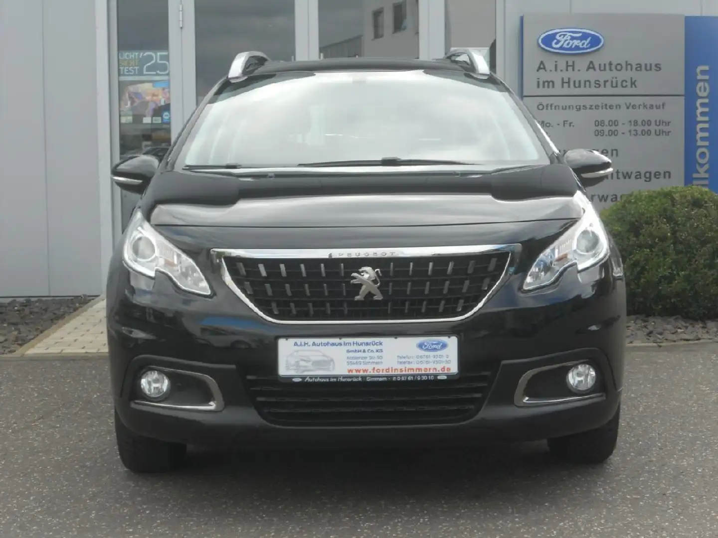 Peugeot 2008 Active Schwarz - 2