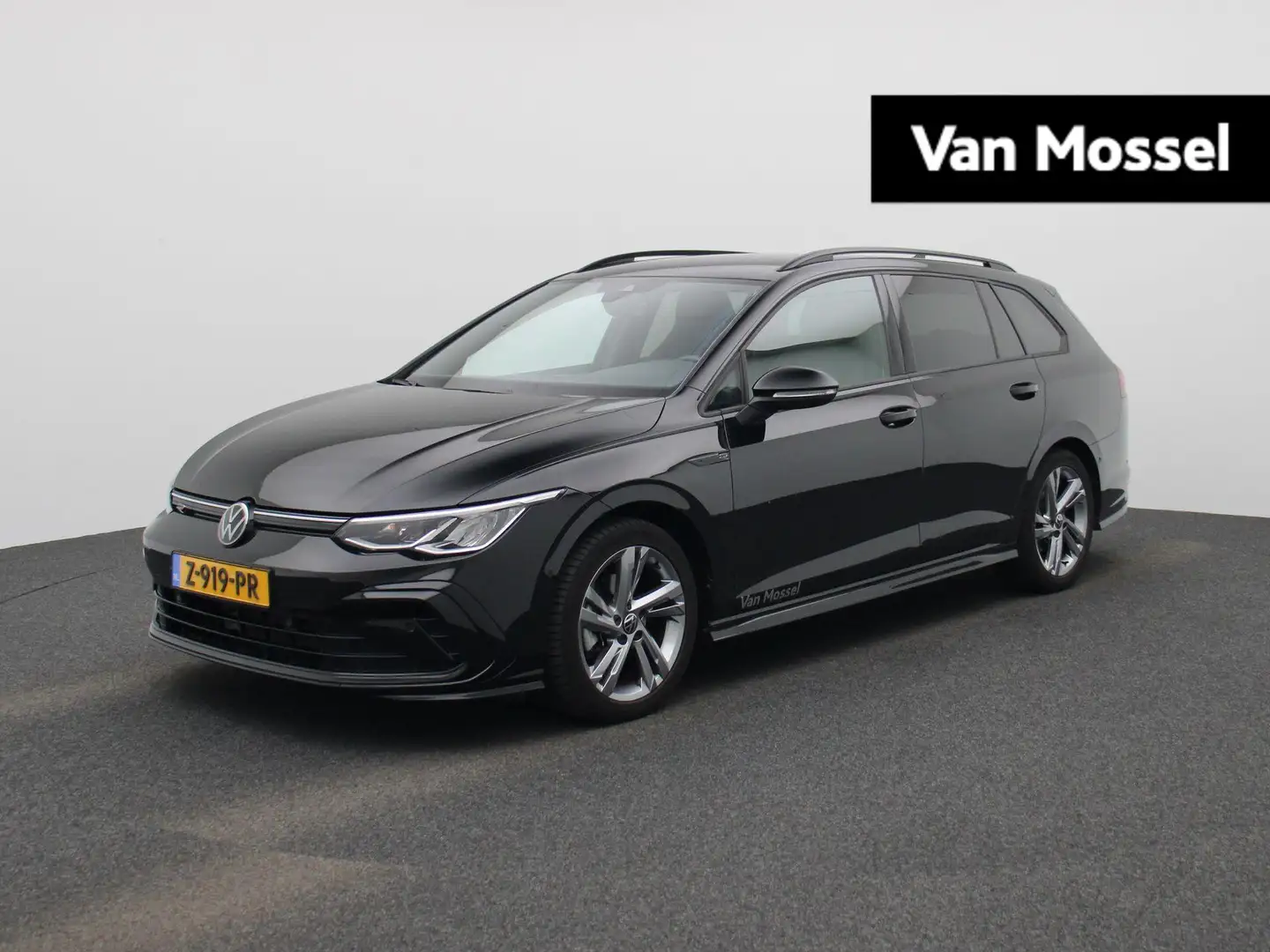 Volkswagen Golf Variant 1.5 eTSI R-Line 150 PK DSG | Automaat | Navigatie Zwart - 1