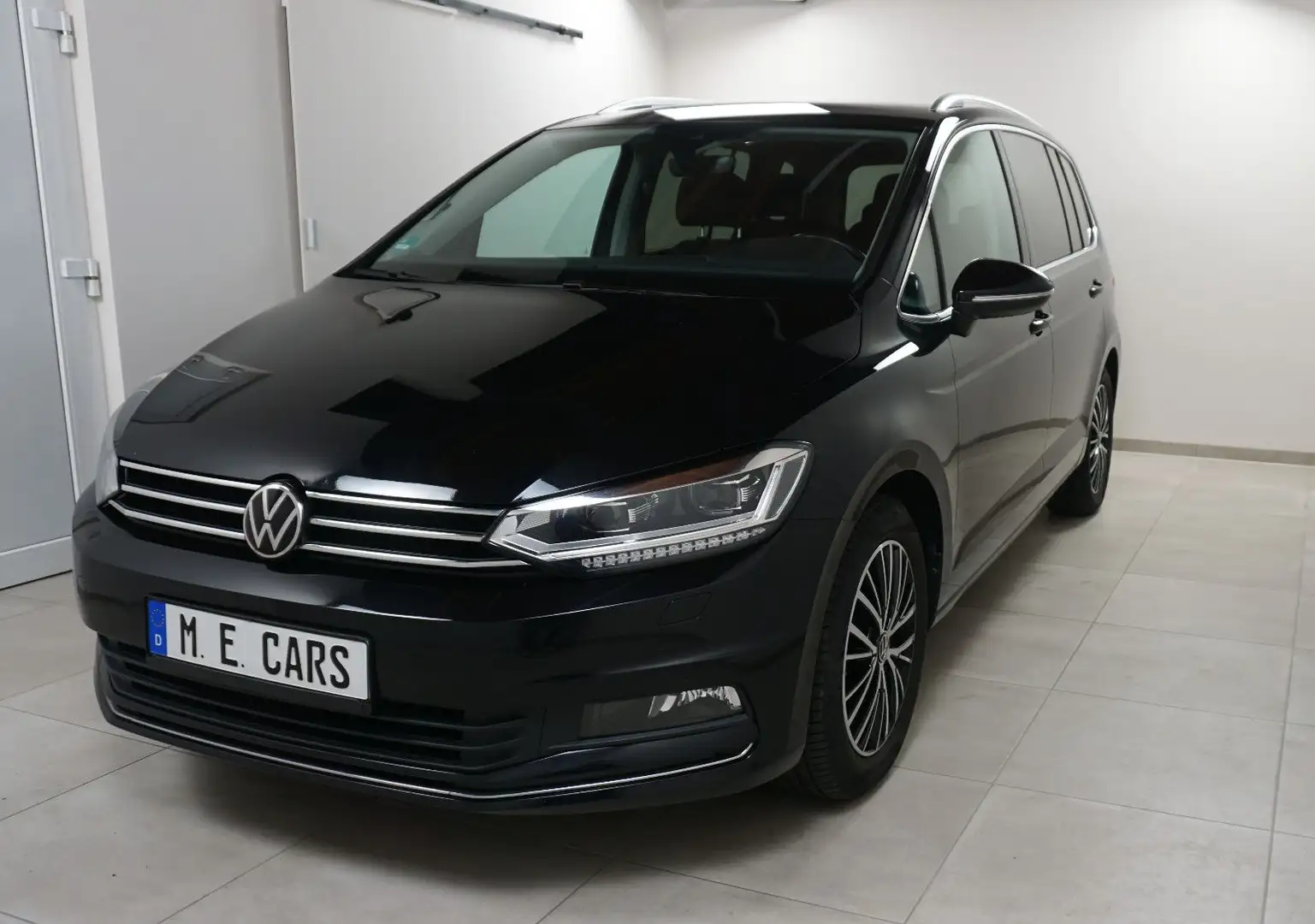 Volkswagen Touran Highline Scheckheft Leder ACC LED Schwarz - 1