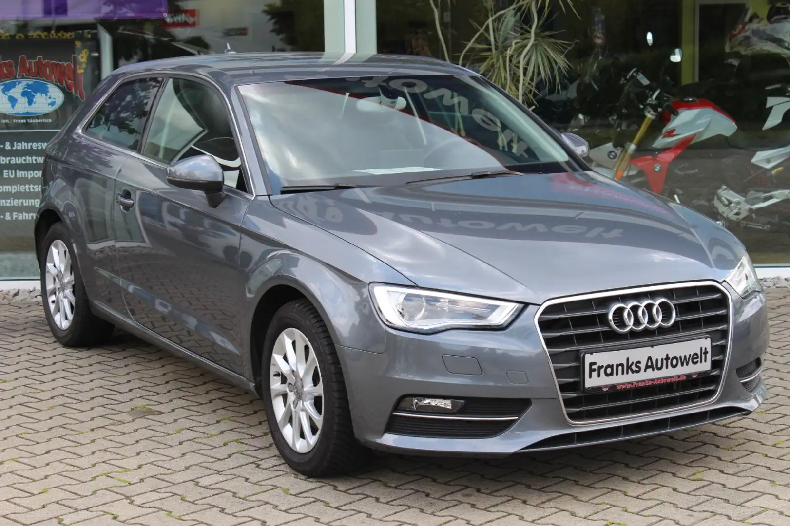 Audi A3 Attraction Xenon/AHK /Navi/ Grau - 2