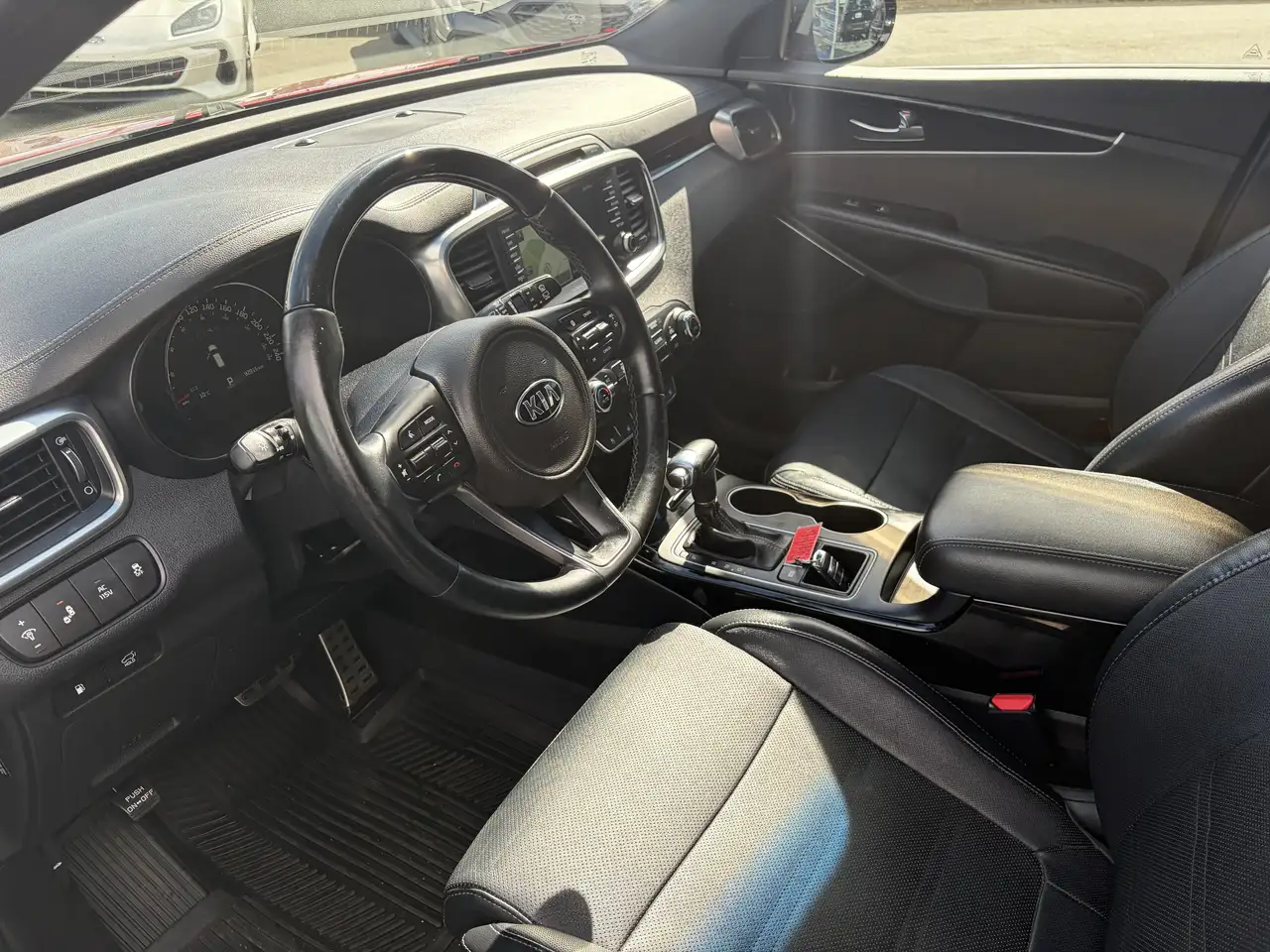 Kia Sorento снимка Kia Sorento