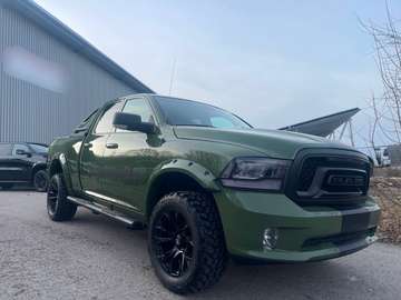 1500 5.7 V8 Quad Cab Big Horn 395cv at8