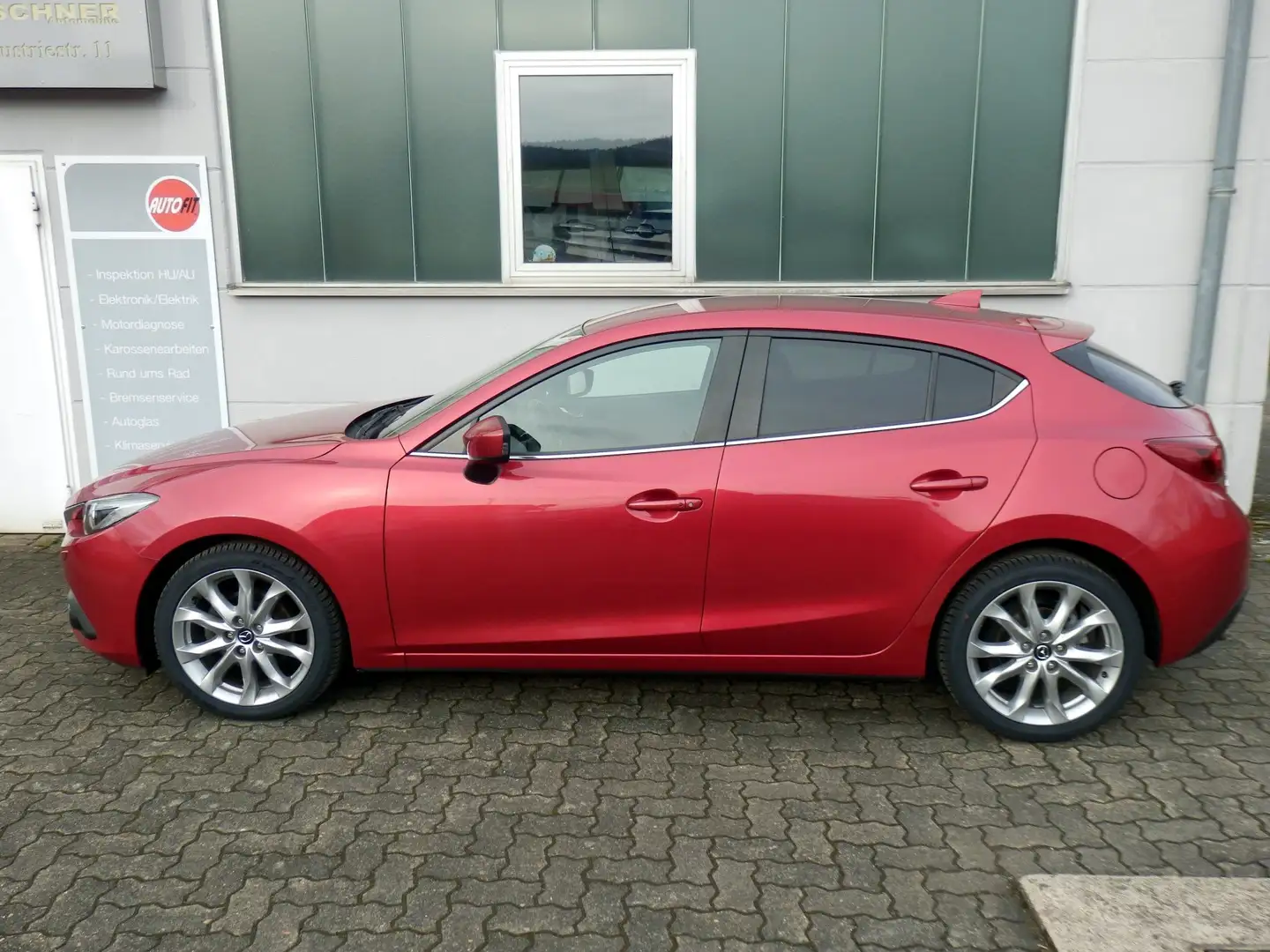 Mazda 3 SKYACTIV-G 120 Sports-Line Rot - 2