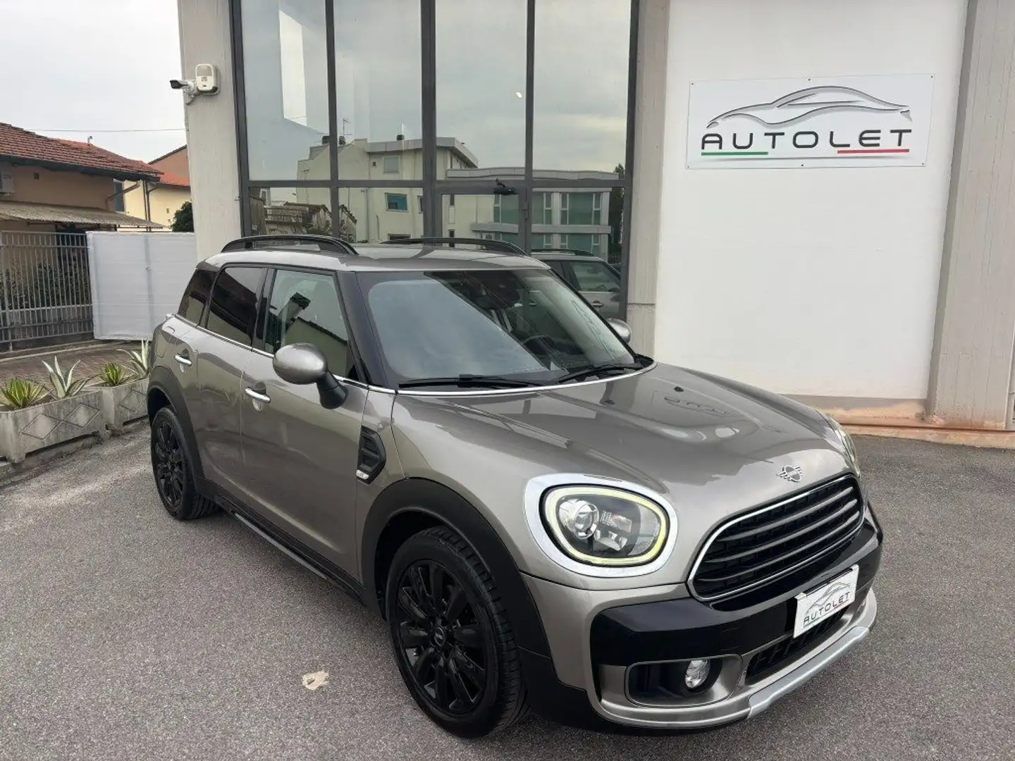 MINI One D Countryman 1.5 Hype - Automatica - Gris - 1