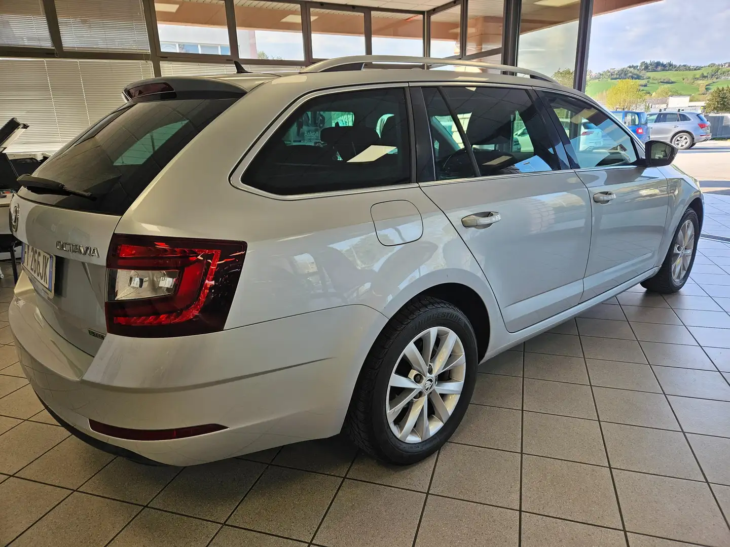 Skoda Octavia Octavia Wagon 1.5 G-tec 130cv dsg Argento - 2