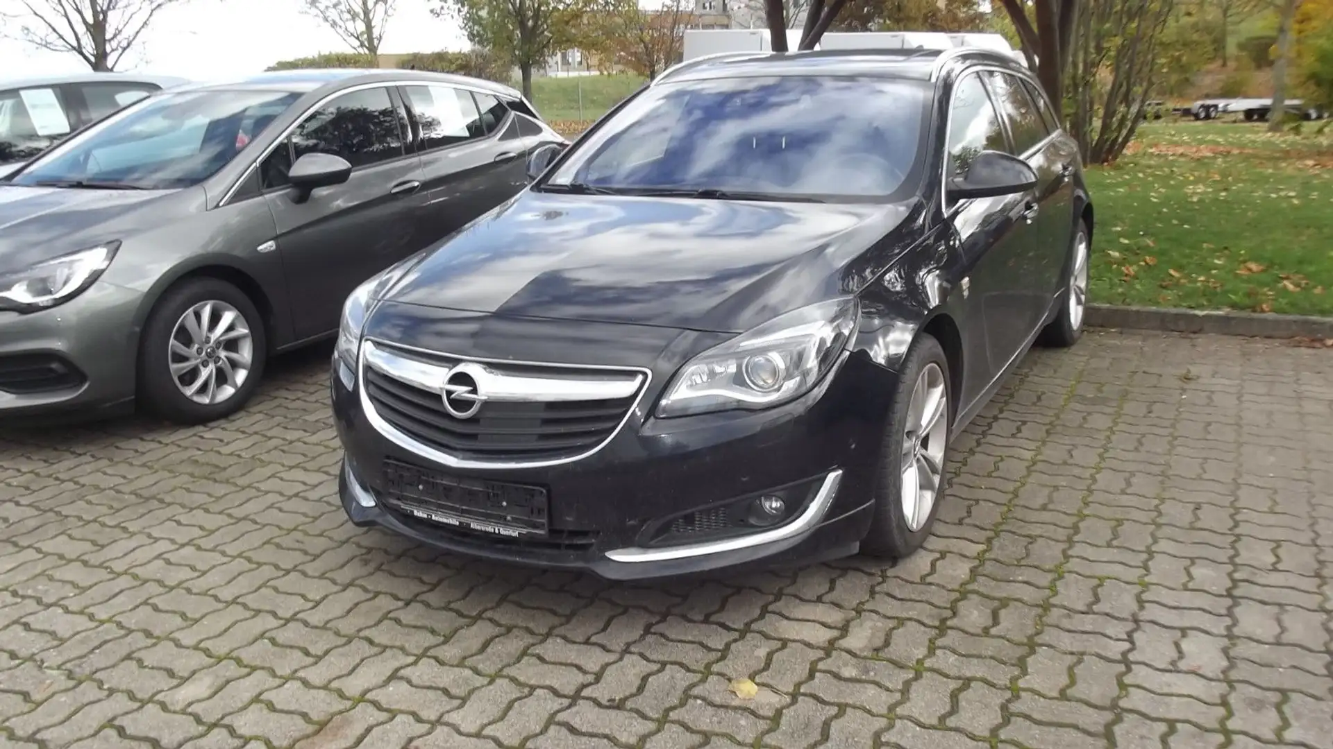 Opel Insignia A Sports Tourer Business Innovation 4x4 Noir - 1