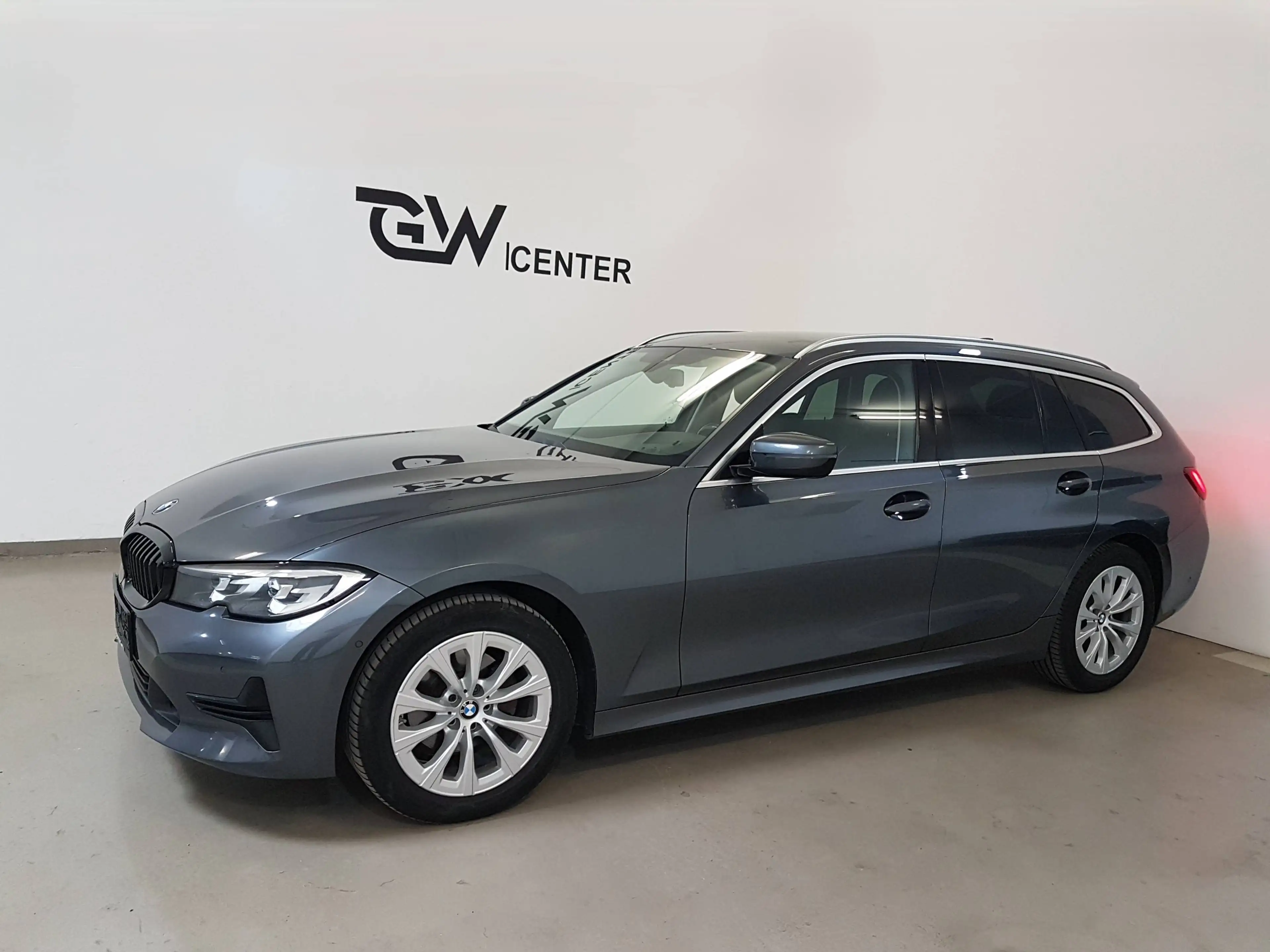 BMW 320 d xDrive Sportsitze M Lenkrad — photo 4