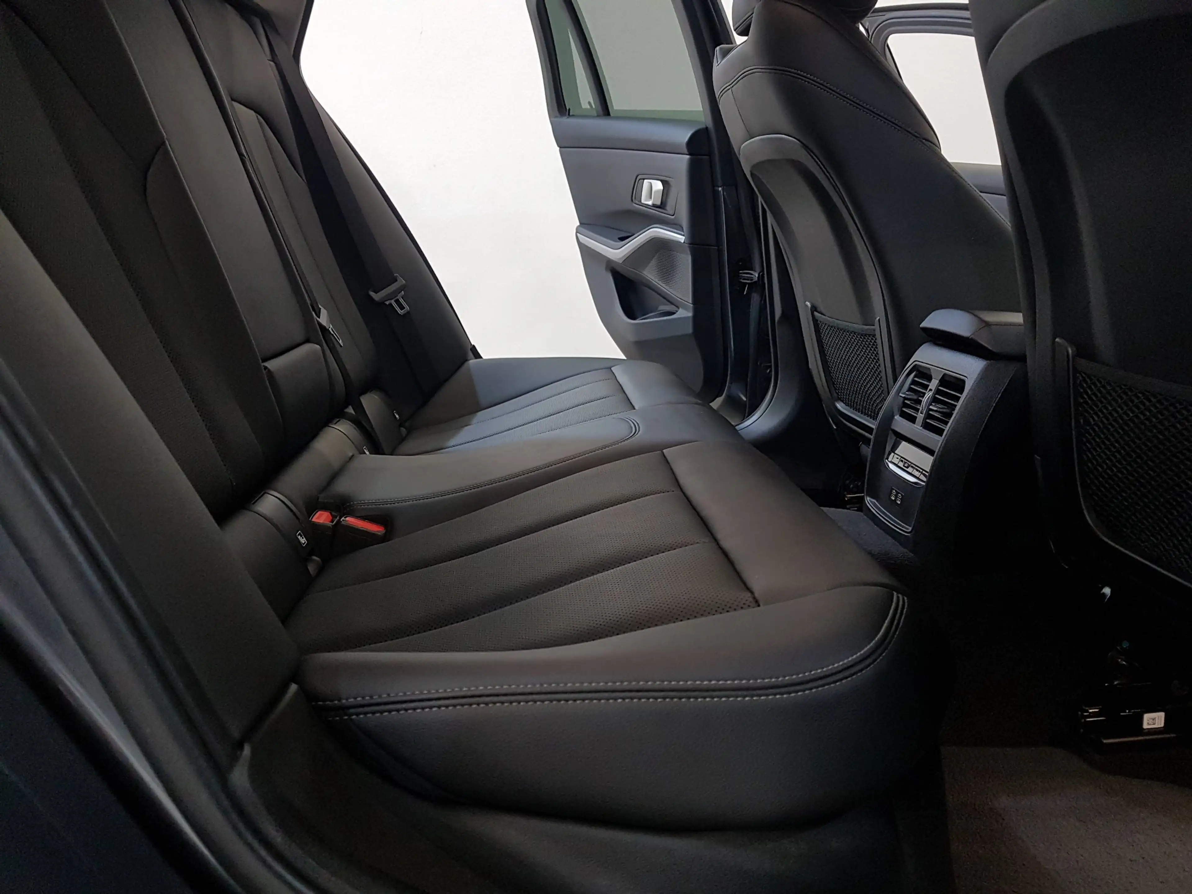 BMW 320 d xDrive Sportsitze M Lenkrad — photo 15