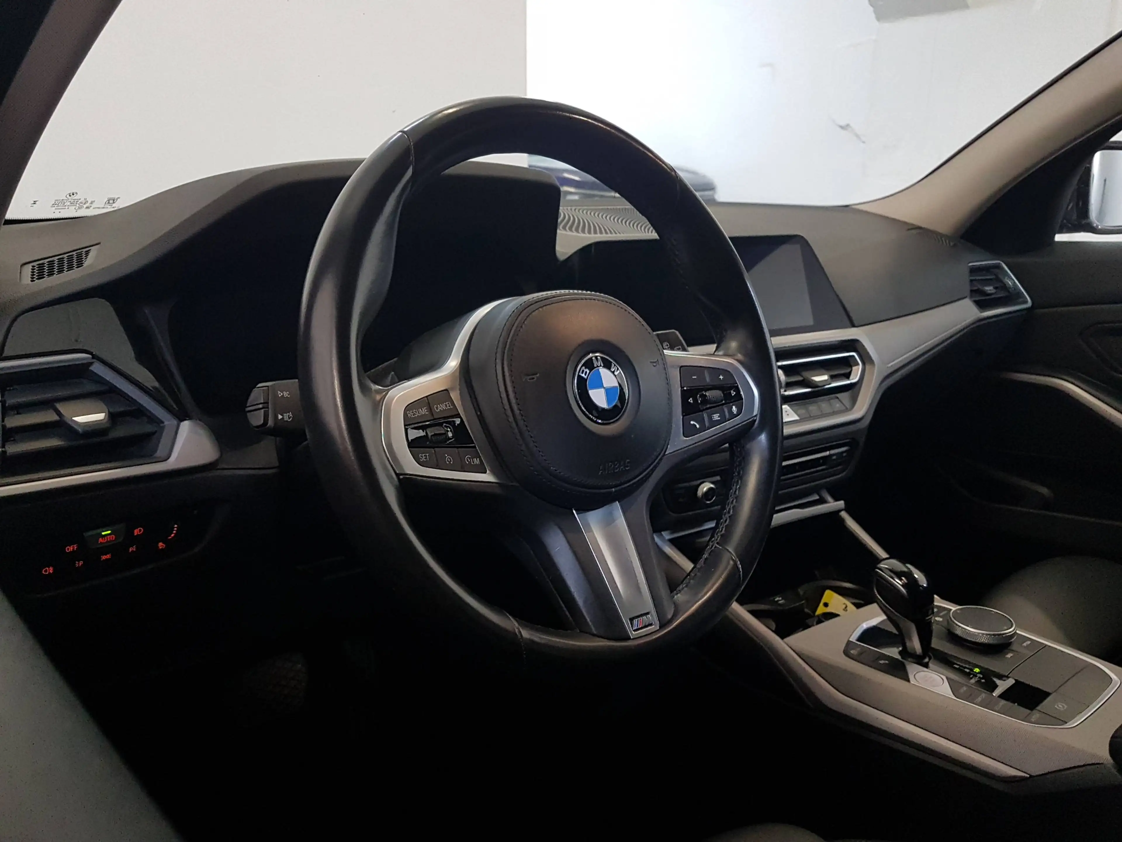 BMW 320 d xDrive Sportsitze M Lenkrad — photo 10