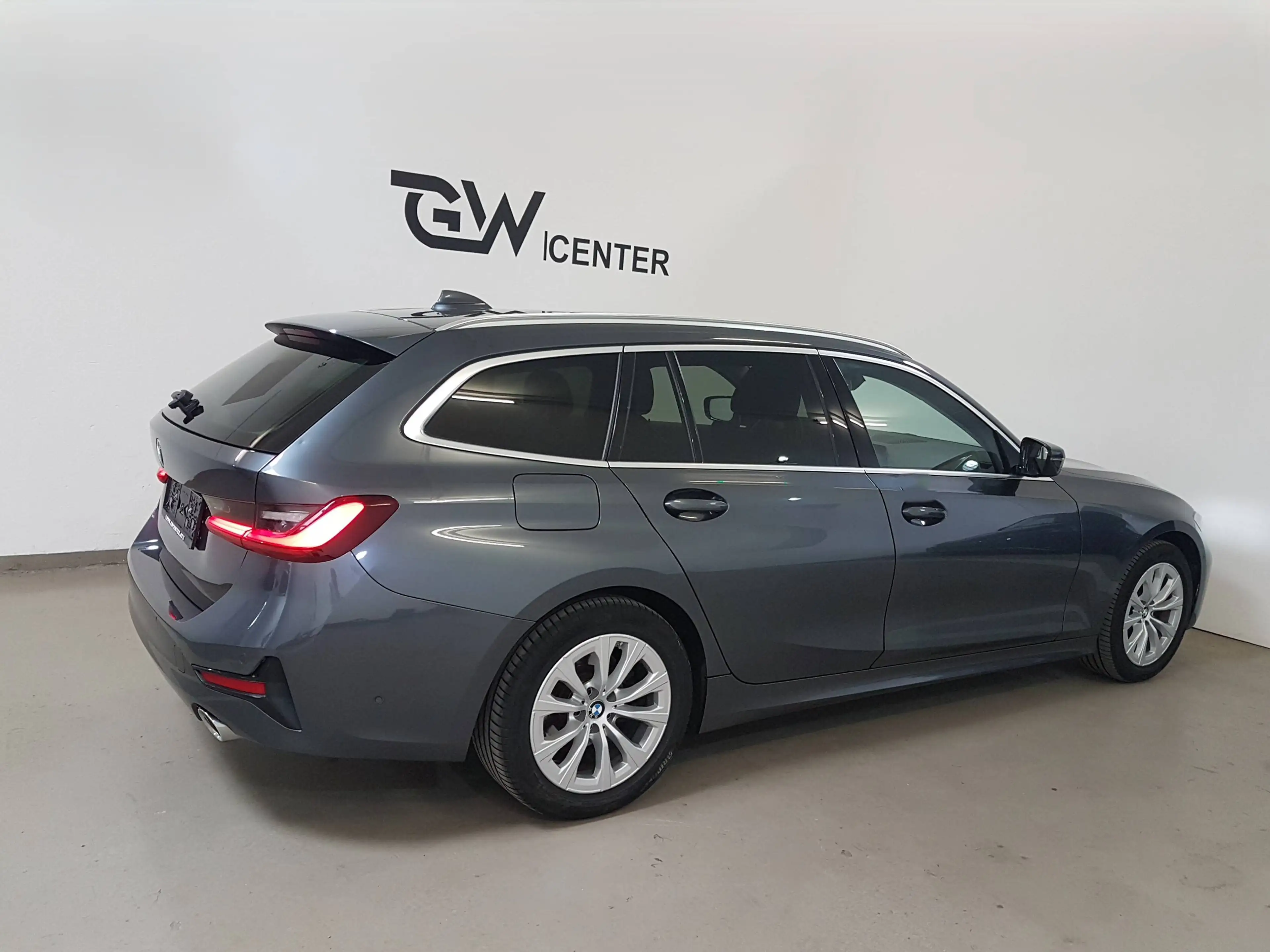BMW 320 d xDrive Sportsitze M Lenkrad — photo 11