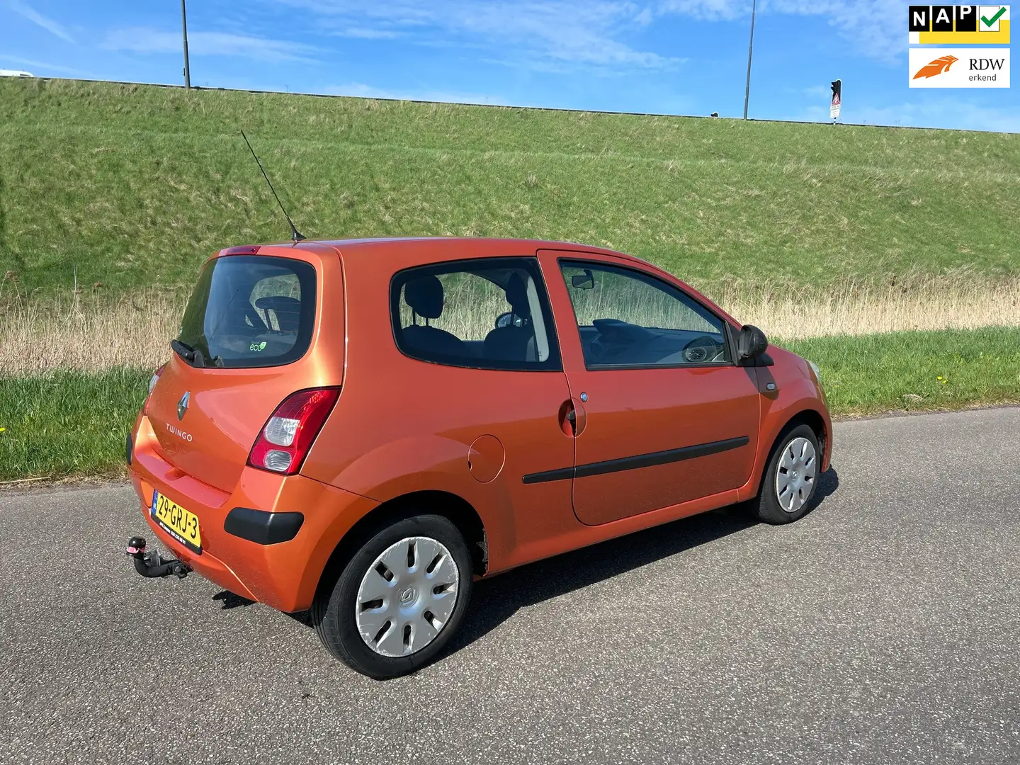 Renault Twingo 1.2 Authentique Oranje - 1