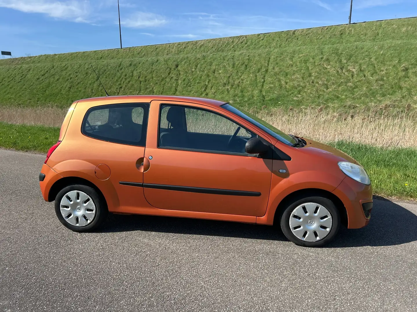 Renault Twingo 1.2 Authentique Oranje - 2