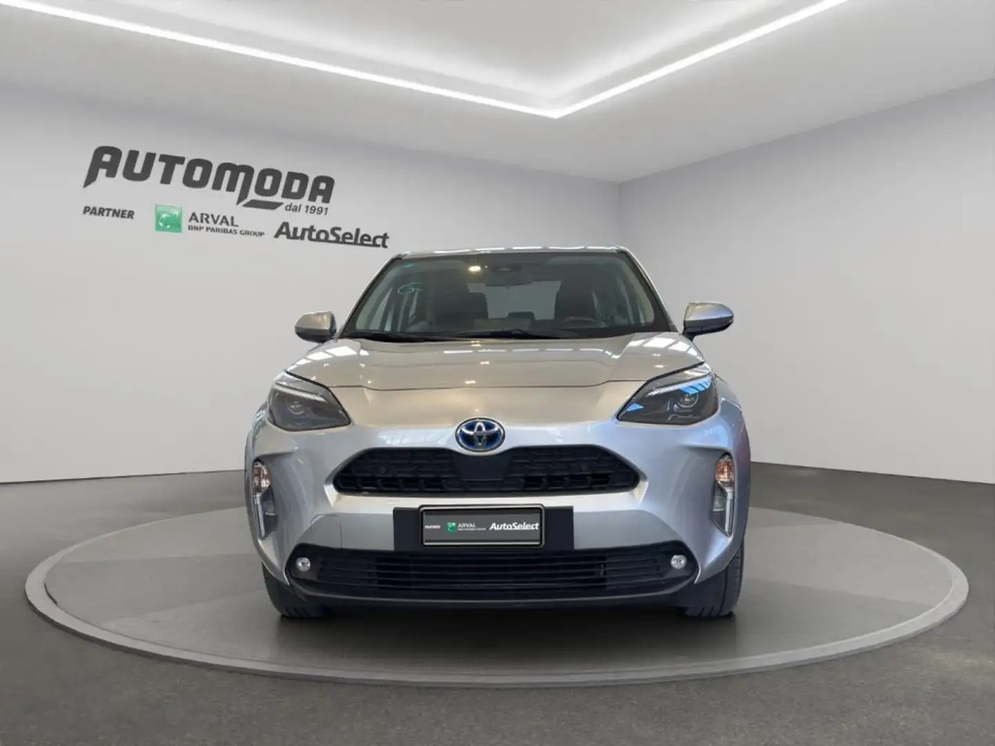 Toyota Yaris Cross 1.5 Hybrid Active Gris - 2