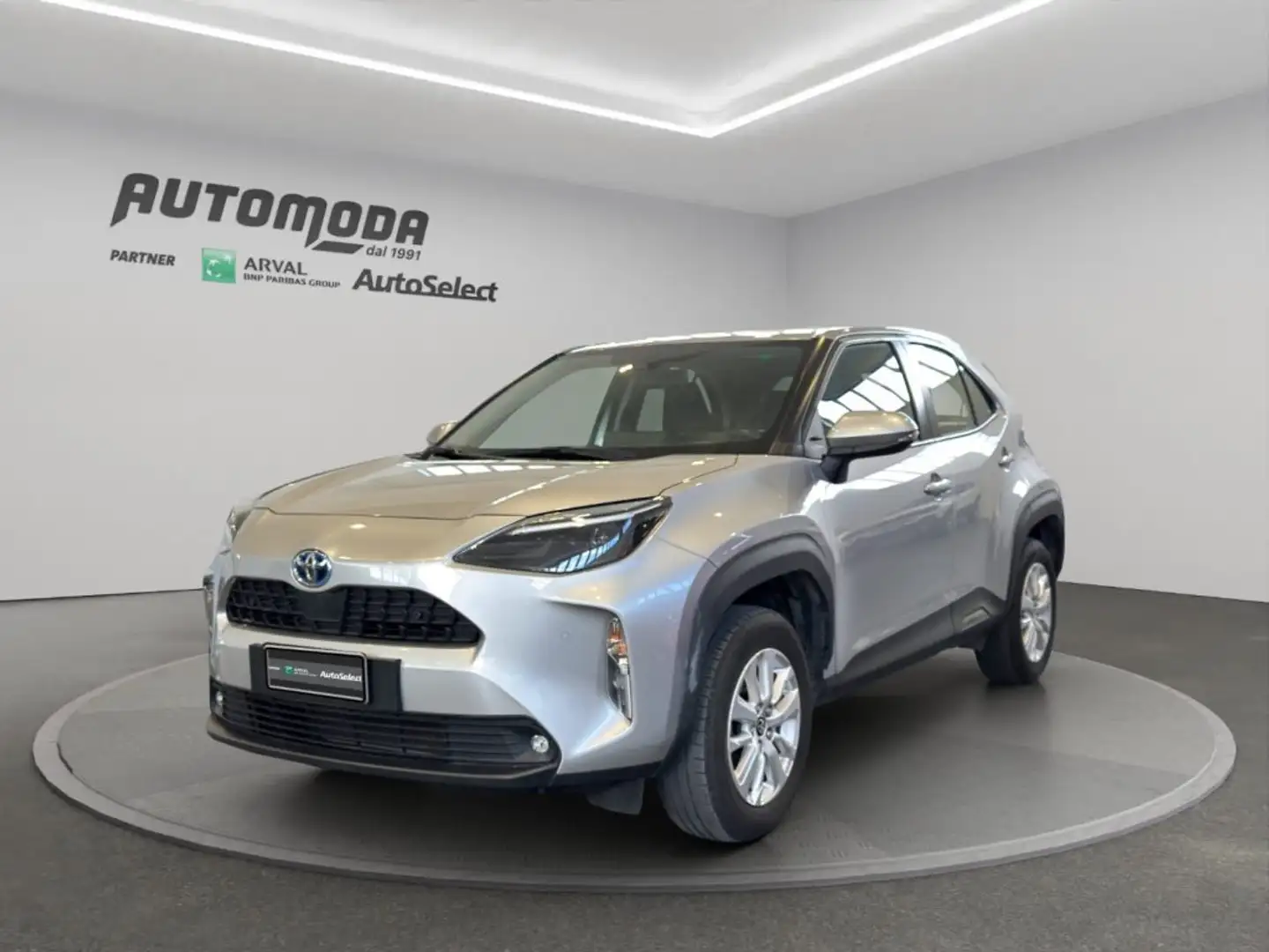 Toyota Yaris Cross 1.5 Hybrid Active Gris - 1