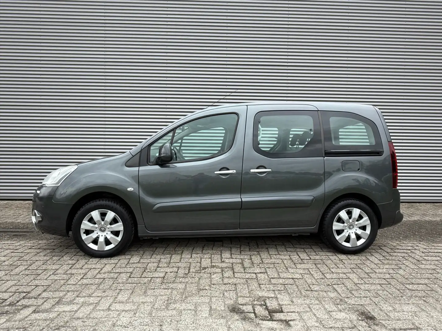 Citroen Berlingo 1.6 VTi Tendance | Airco | Trekhaak | Parkeersenso Grijs - 2