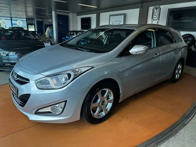 Hyundai i40 cw NAVI/LED/SHZ/PDC/KAMERA/XENON/8-FACH