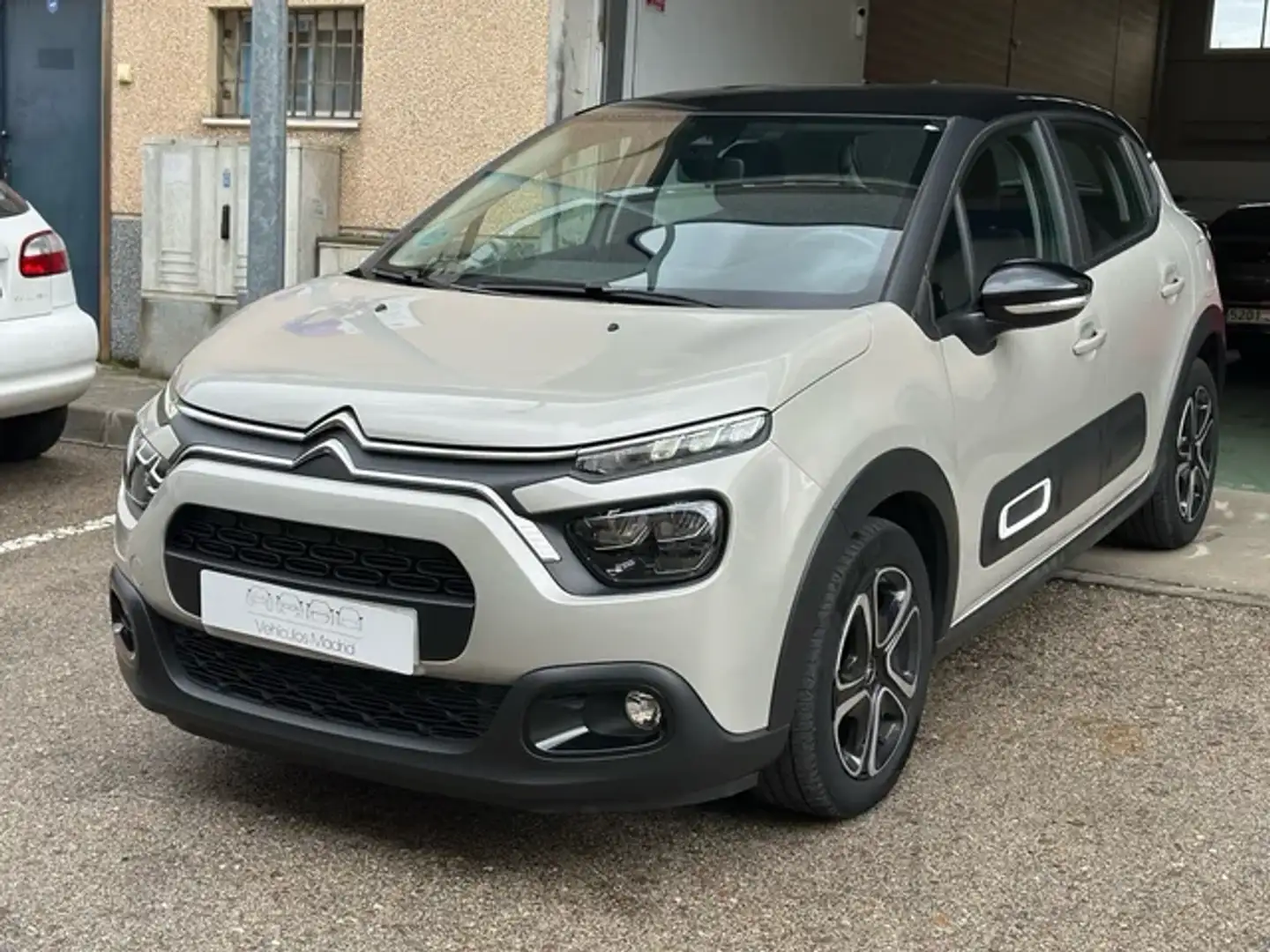 Citroen C3 1.2 PureTech S&S Elle 110 Grau - 1