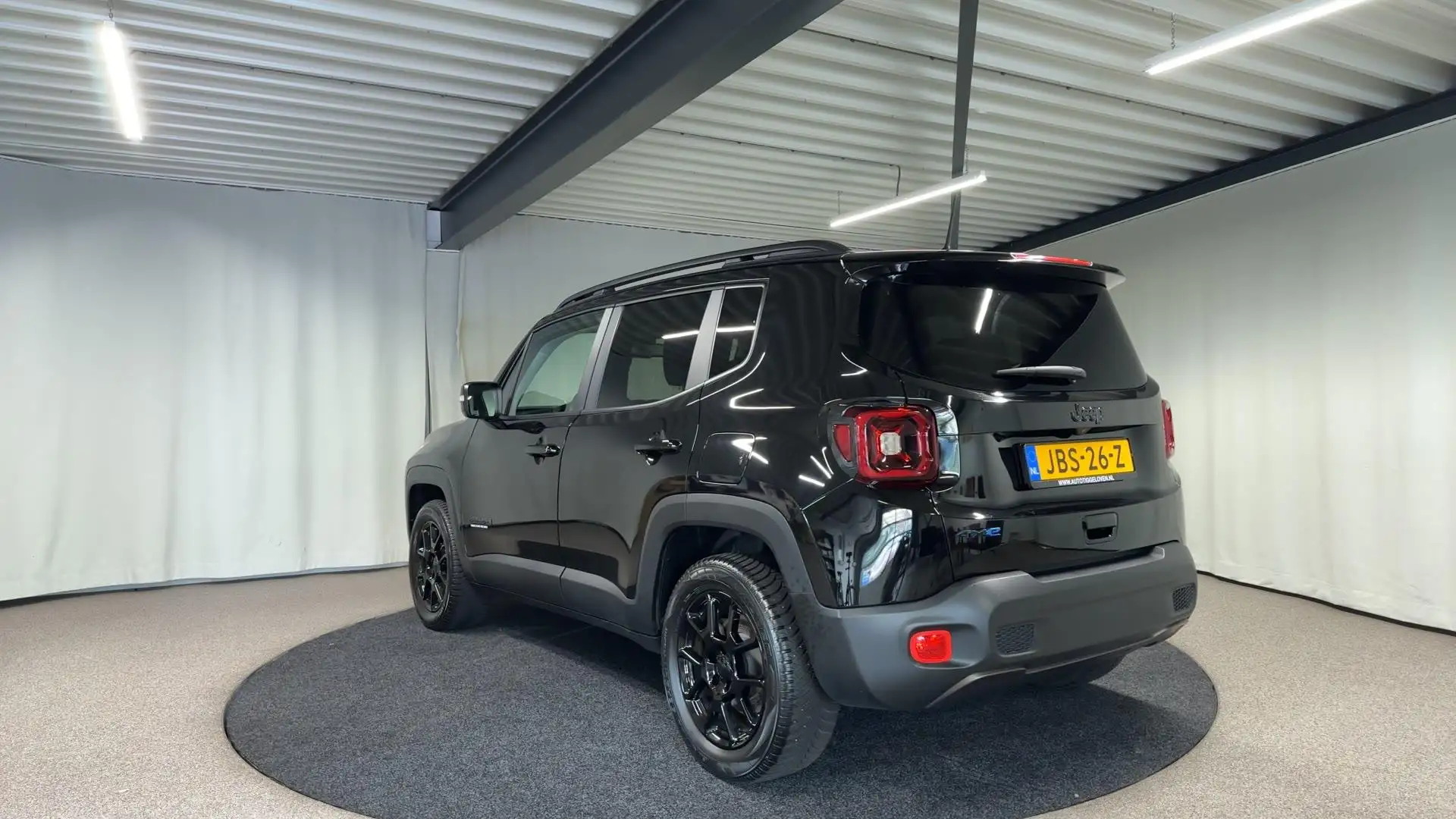Jeep Renegade 4xe 240 Plug-in Hybrid Electric Upland Automaat | Zwart - 2