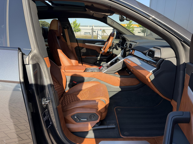 Lamborghini Urus 4.0 V8 AKRA | PANO | CARBON | DEALER OH — photo 13