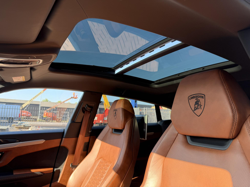 Lamborghini Urus 4.0 V8 AKRA | PANO | CARBON | DEALER OH — photo 12