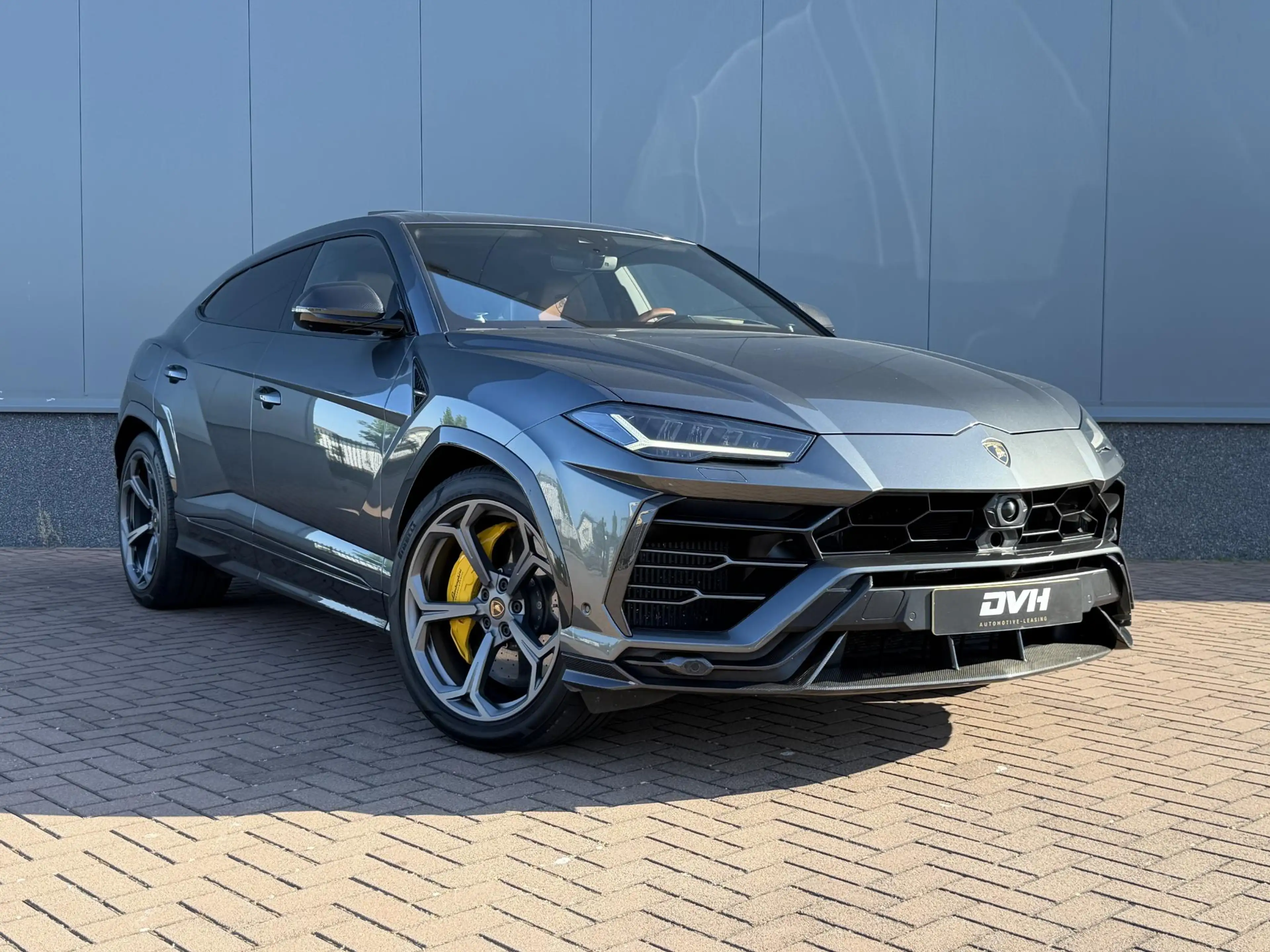 Lamborghini Urus 4.0 V8 AKRA | PANO | CARBON | DEALER OH — photo 3