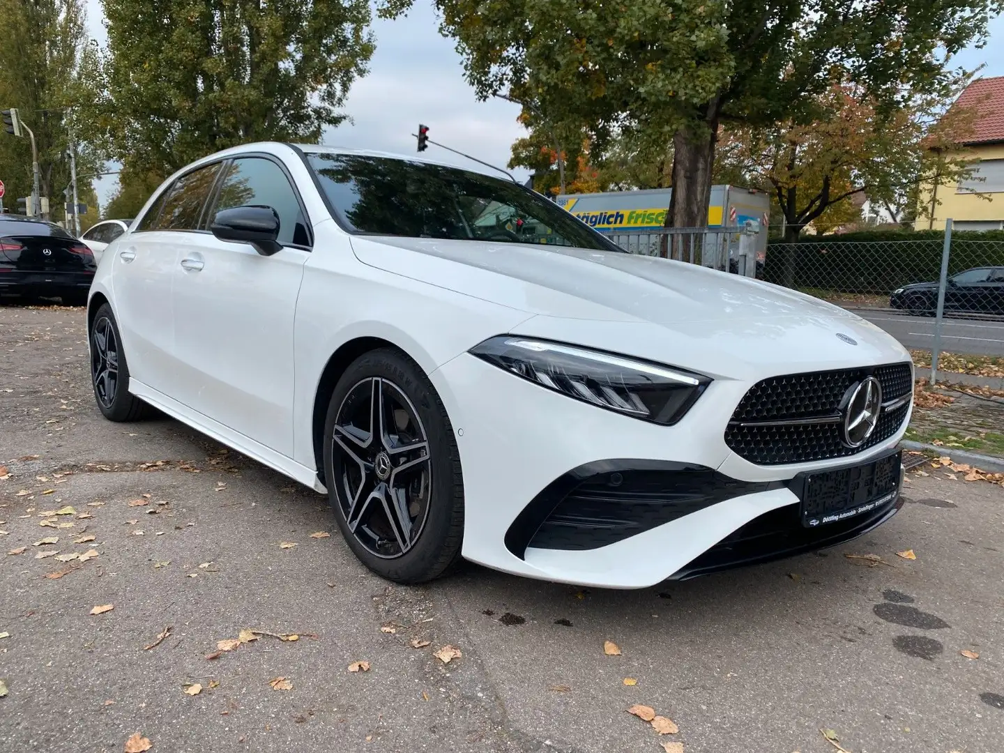 Mercedes-Benz A 200 AMG Adv+/Night/Totw/Spur/Kamera/LED/Keyles Weiß - 1
