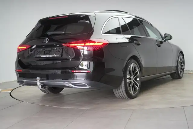 Mercedes-Benz C-Class view 5