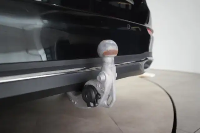 Mercedes-Benz C-Class view 10