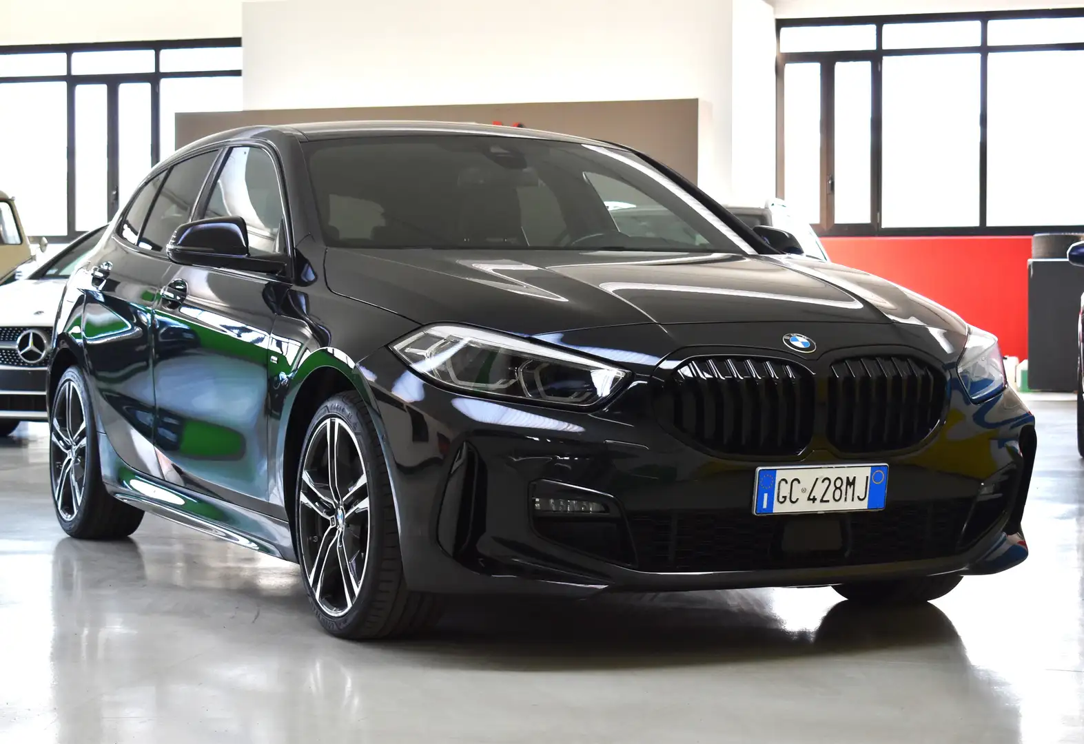 BMW 116 Serie 1 F40 116d Msport auto FULL Schwarz - 1