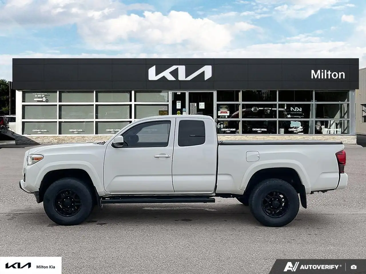 Toyota Tacoma photo Toyota Tacoma