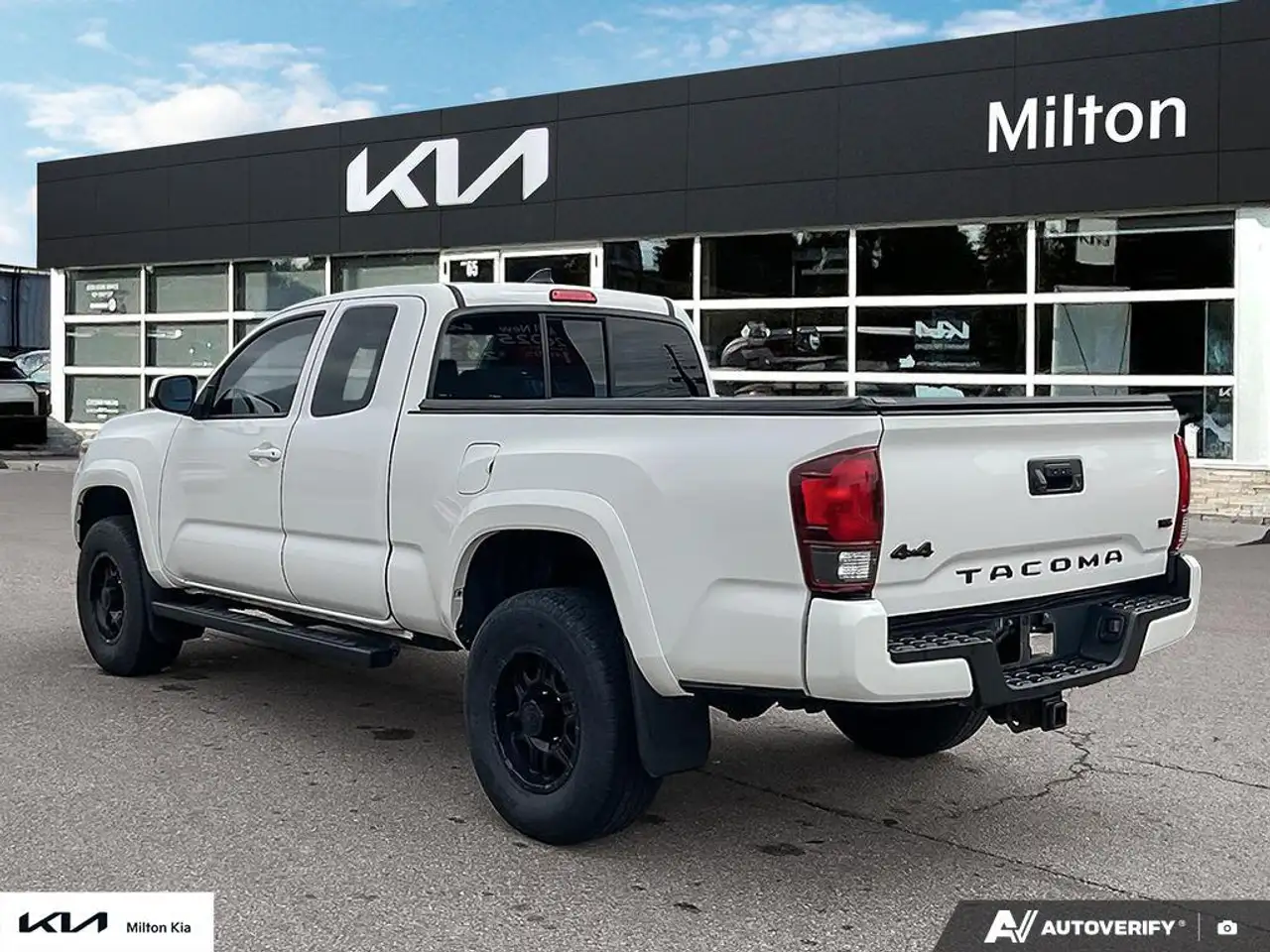 Toyota Tacoma photo Toyota Tacoma