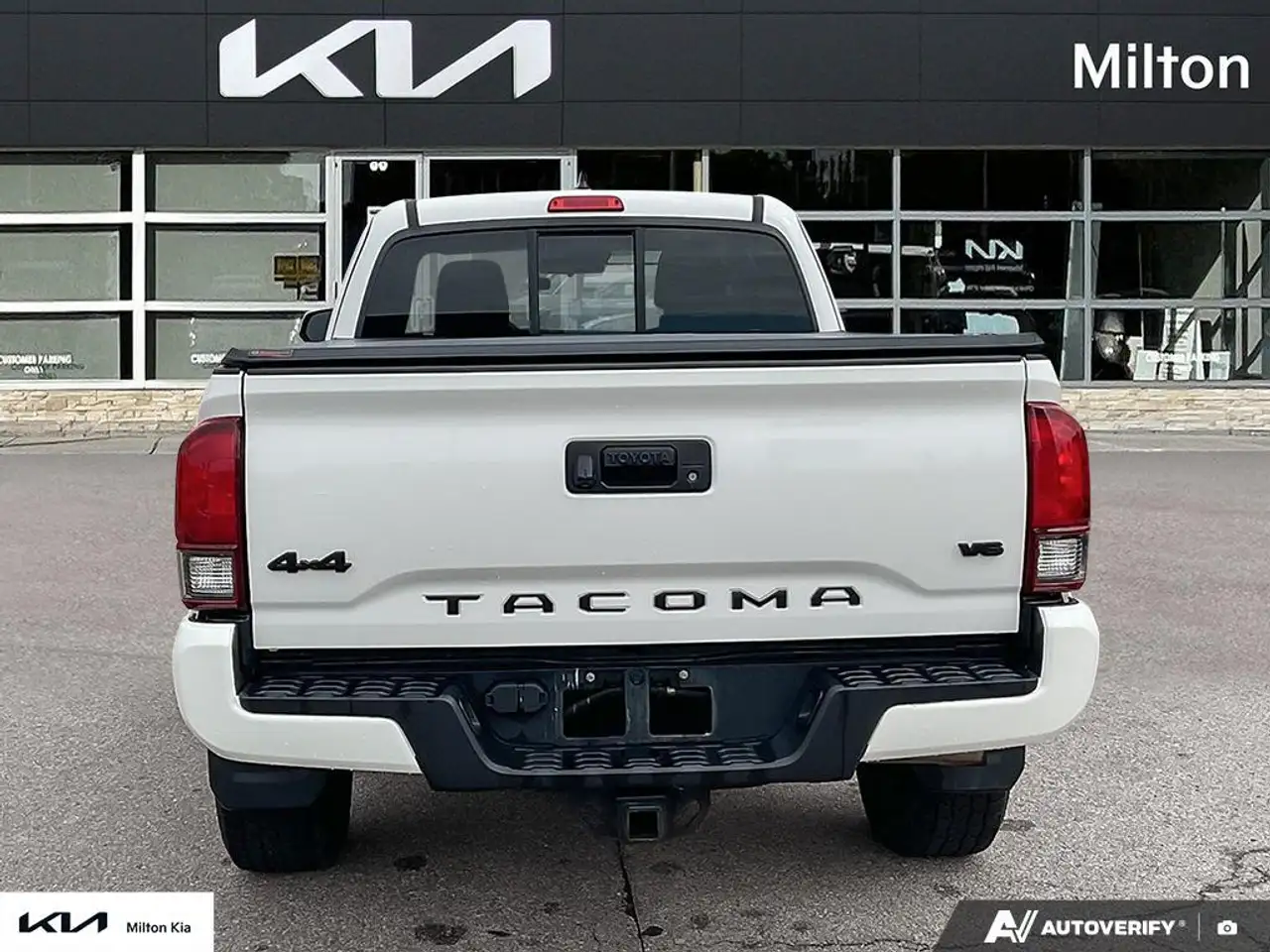 Toyota Tacoma photo Toyota Tacoma