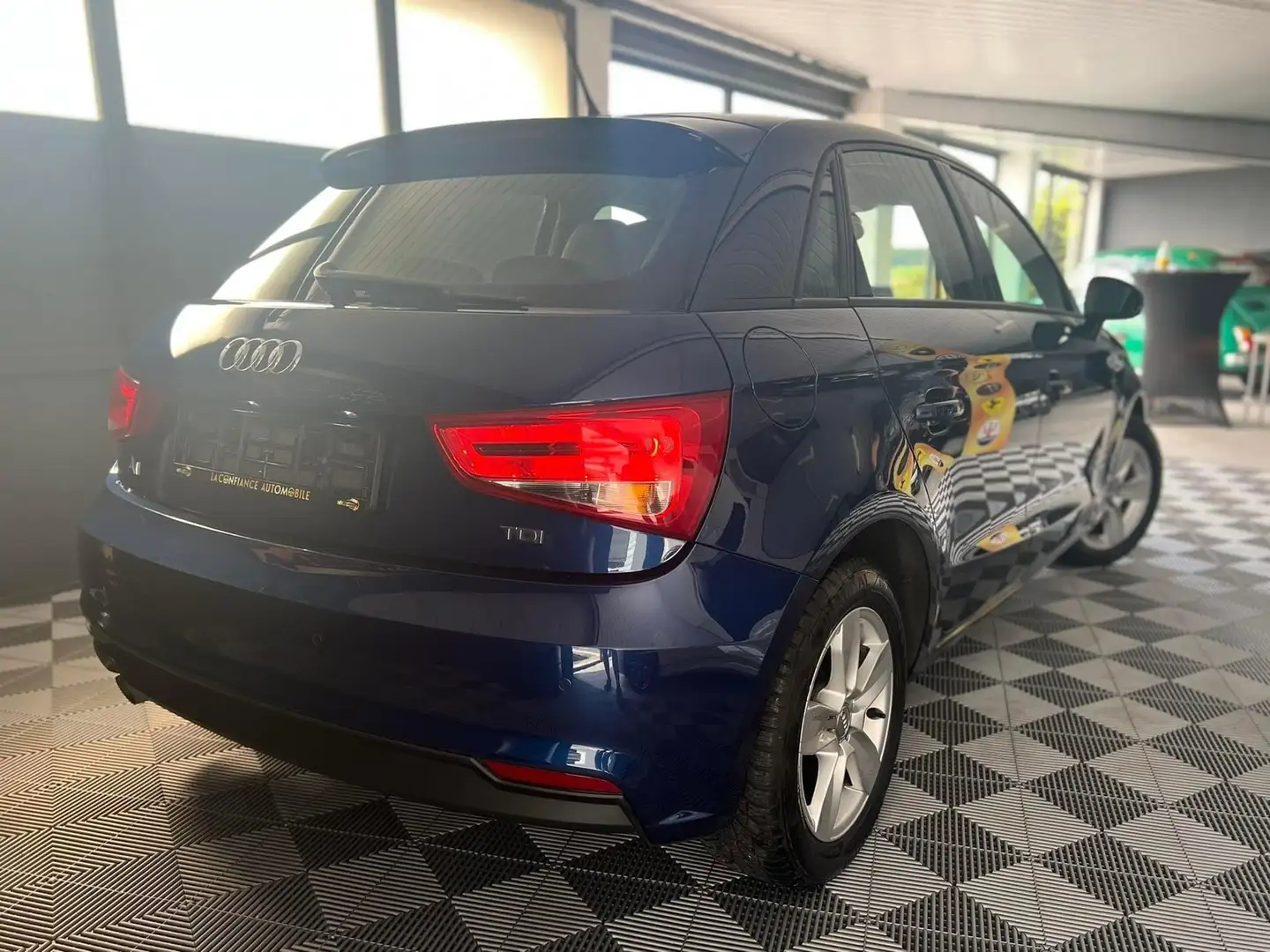 Audi A1 A1 Sportback 1.6 TDI 116 Style Bleu - 2