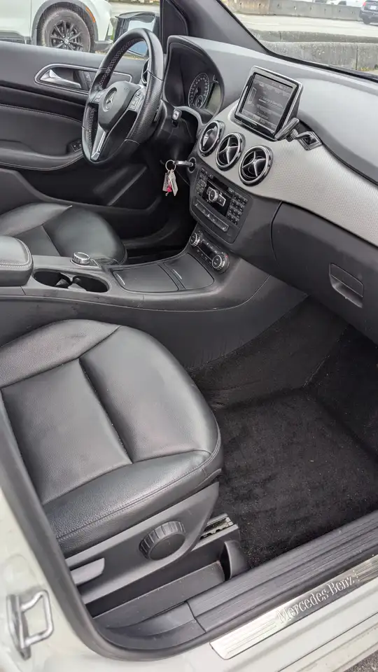 Mercedes-Benz B-Class снимка Mercedes-Benz B-Class