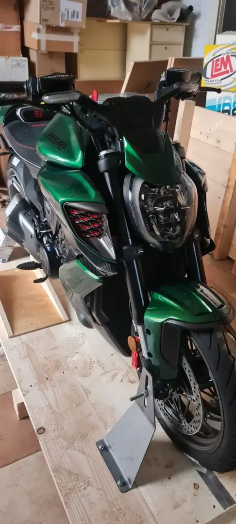 Ducati Diavel Bentley Verde - 1