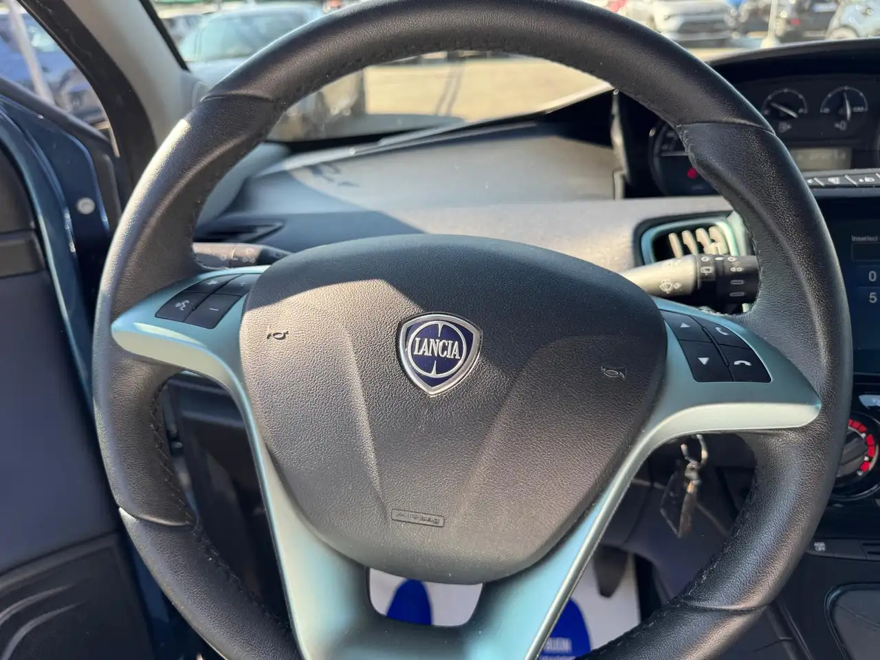 Lancia Ypsilon 1.0 FireFly Hybrid Gold Plus 11