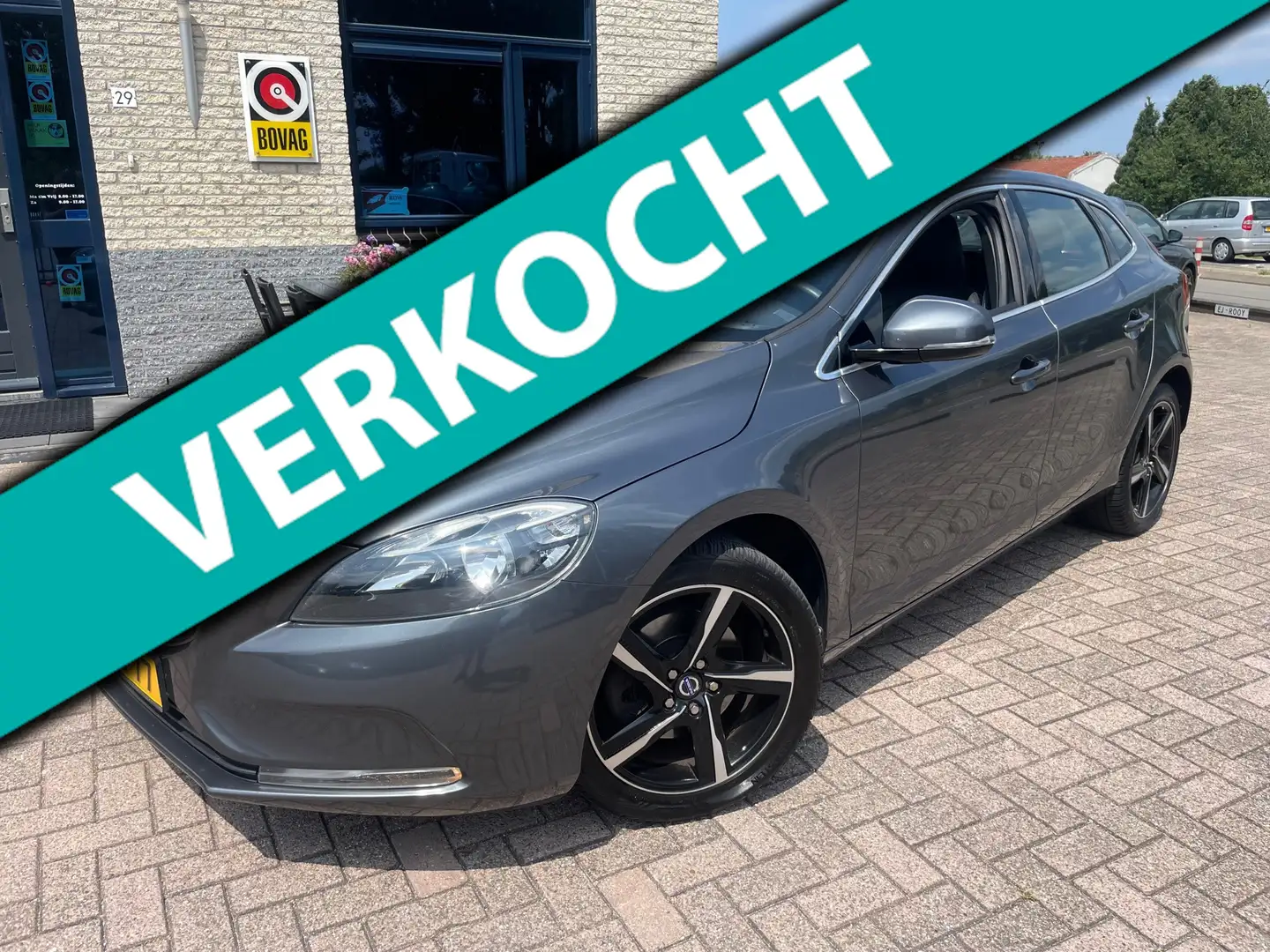 Volvo V40 1.6 T4 Momentum-Bluetooth-NAV-PDC-NL auto Grijs - 1