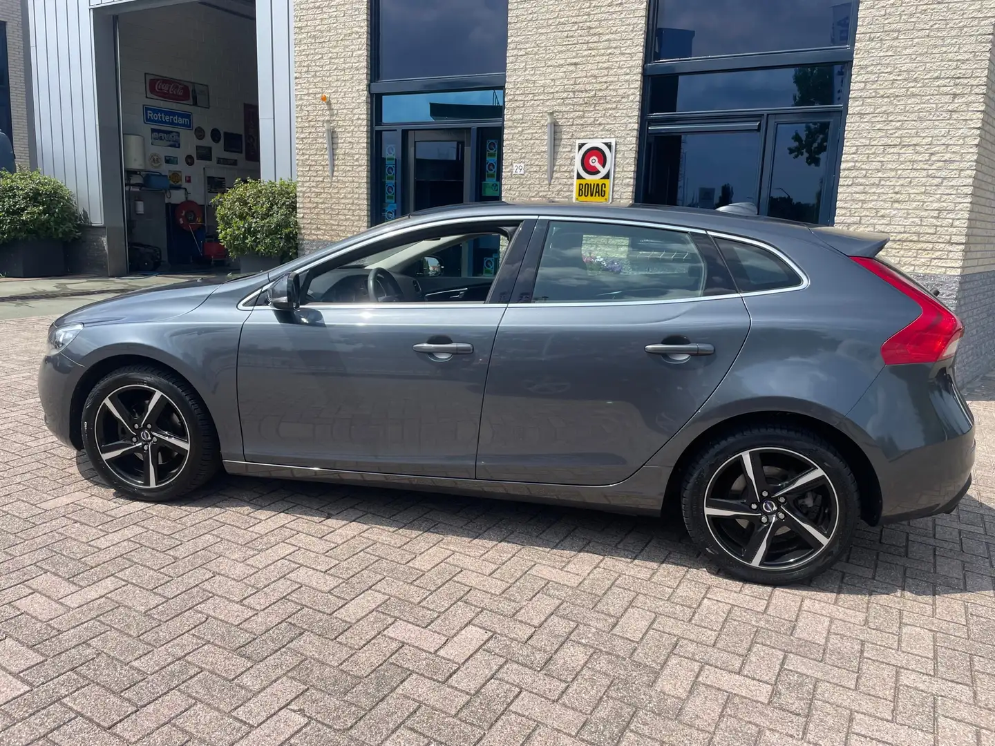 Volvo V40 1.6 T4 Momentum-Bluetooth-NAV-PDC-NL auto Gris - 2