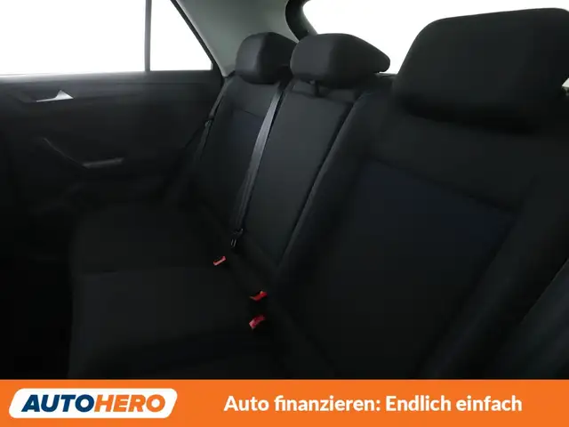 Volkswagen T-Roc view 14