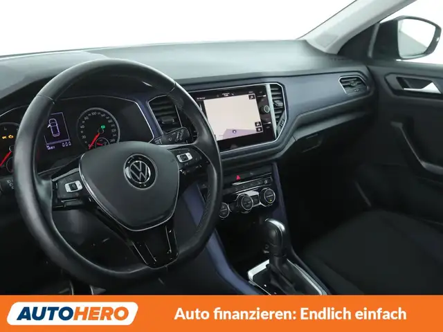 Volkswagen T-Roc view 11