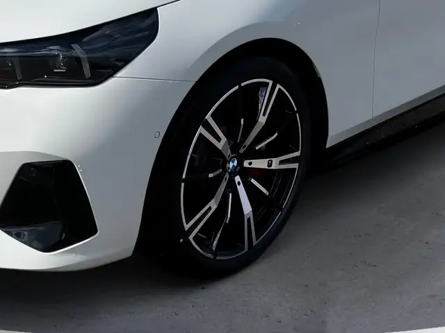 BMW i5 eDrive40 Touring Ansicht 8