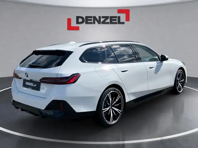 BMW i5 eDrive40 Touring Ansicht 4