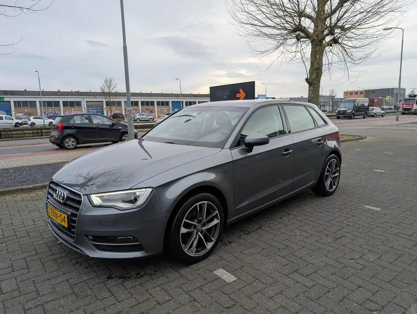 Audi A3 1.2 TFSI Ambit. PL+ Grijs - 1