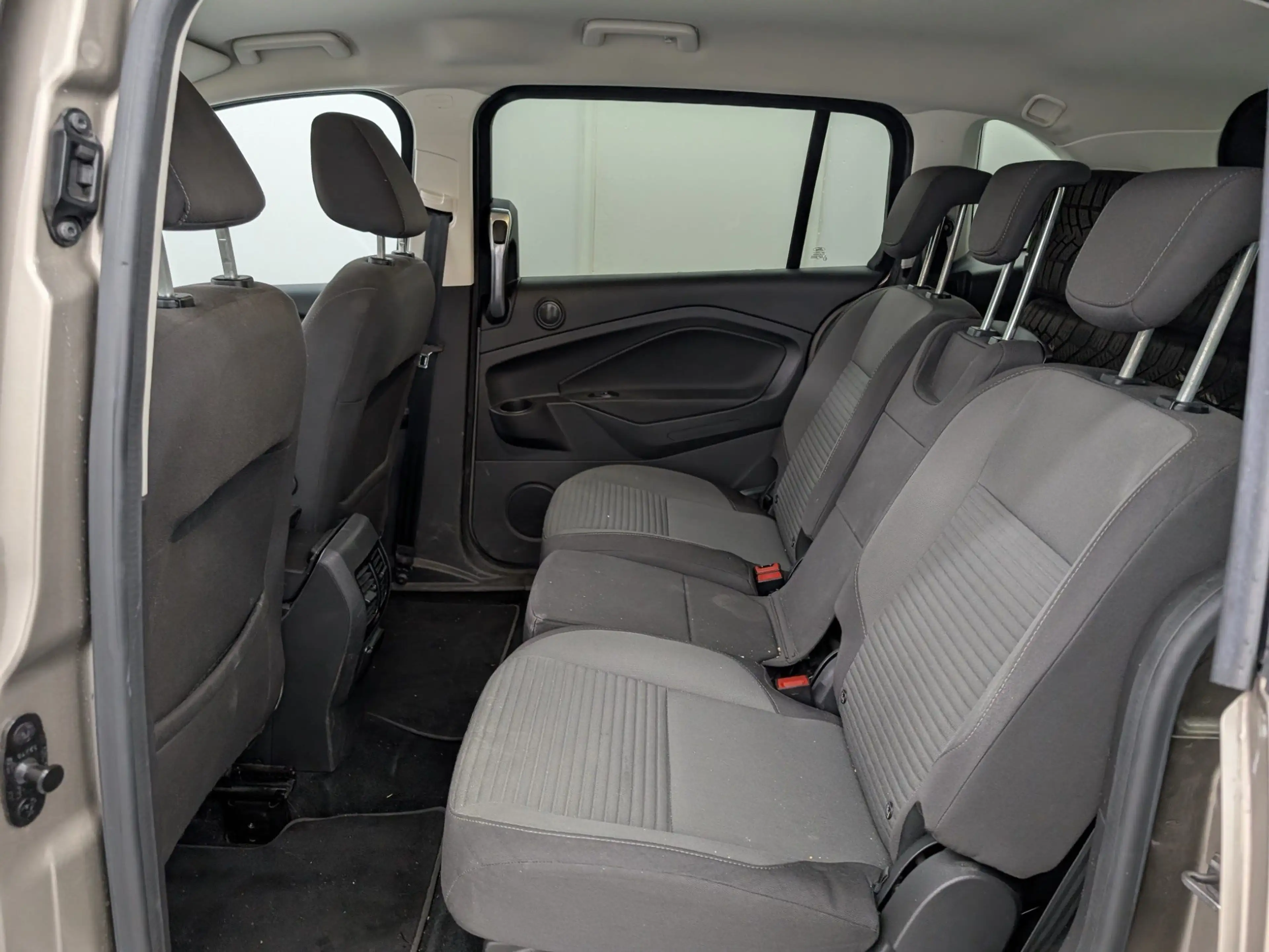 Ford Grand C-Max 1.0 EcoBoost Titanium Keyfree Navi — photo 9