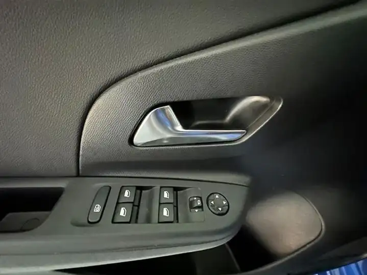 Opel Corsa 2023, foto 13