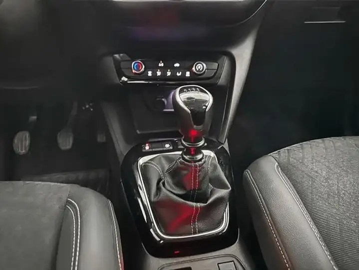 Opel Corsa 2023, foto 12