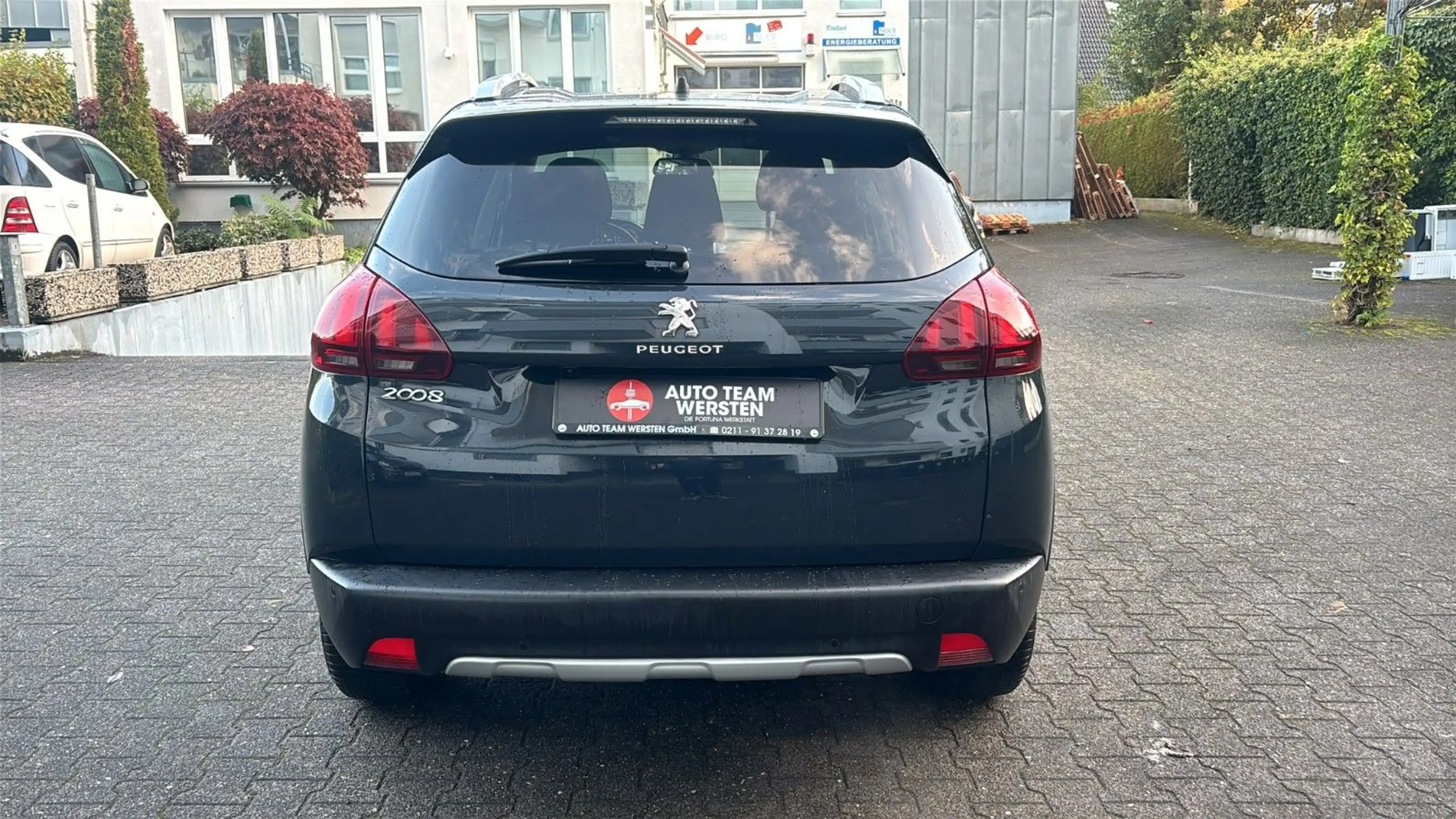 Peugeot 2008 Allure *1.2Benzin* *Automatik* — photo 4